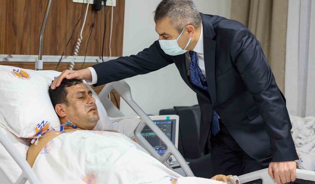 Öğrencinin vurduğu okul müdürü servise alındı, Bakan Tekin'le görüştü