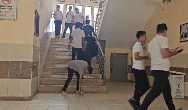 Onlarca öğrencinin bakıp geçtiği pet şişeyi, çöpe atan öğrenci çeyrek altını kazandı