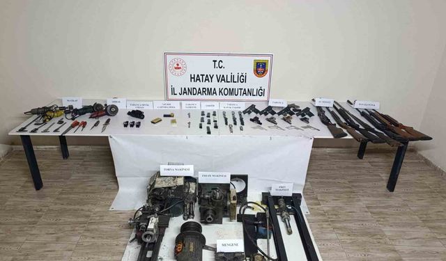 Payas'ta evini silah yapım atölyesine çeviren şahsa suçüstü