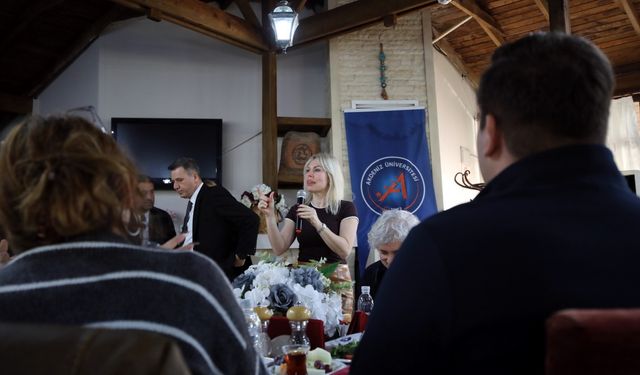 Rektör Prof. Dr. Özkan: 'Öğrencilerimizi sadece üniversitenin bir parçası olarak değil, bu kurumun nefesi, enerjisi ve geleceği olarak görüyorum'