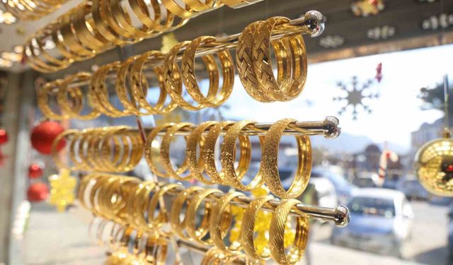 Savaşlardan ve kaostan beslenerek fiyatı yükselen altının 2026 yılında da yükselişini sürdürmesi bekleniyor