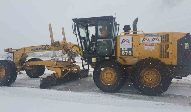 Silifke'nin kırsalında karla mücadele