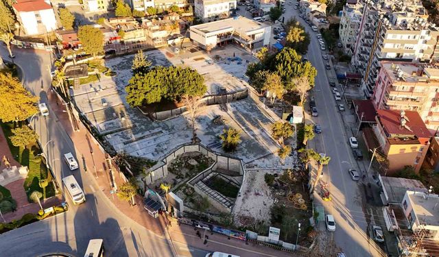 Tarsus Kent Meydanı’nda Tarih ve Yaşam Buluşuyor