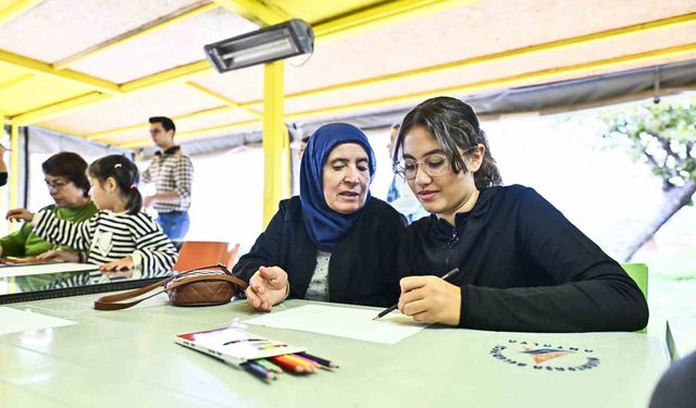 Yaşlı Evleri'nde kuşaklar arası etkileşim atölyesi