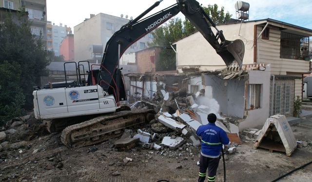 Barış Mahallesi’nde Riskli Yapı Ortadan Kaldırıldı