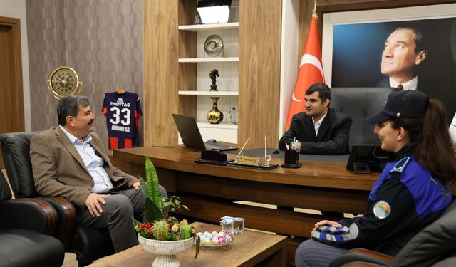 Toroslar’da Özel Bireyler Başkanlık Koltuğuna Oturdu