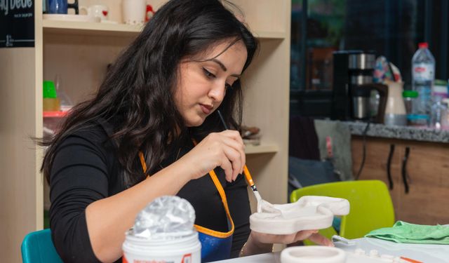 Yenişehir’de Kadınlara Seramik Atölyesi Desteği