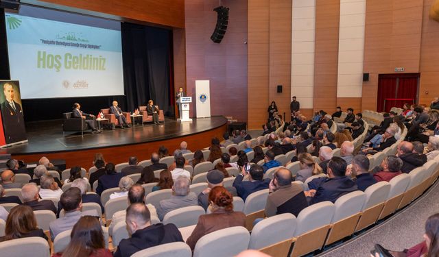 Ruşen Keleş Mersin’de Kentleşmeyi Anlattı