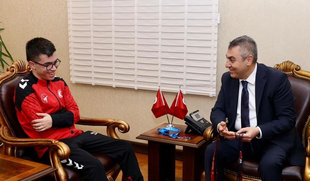 Vali Toros’tan Avrupa Şampiyonu Milli Sporcuya Tebrik