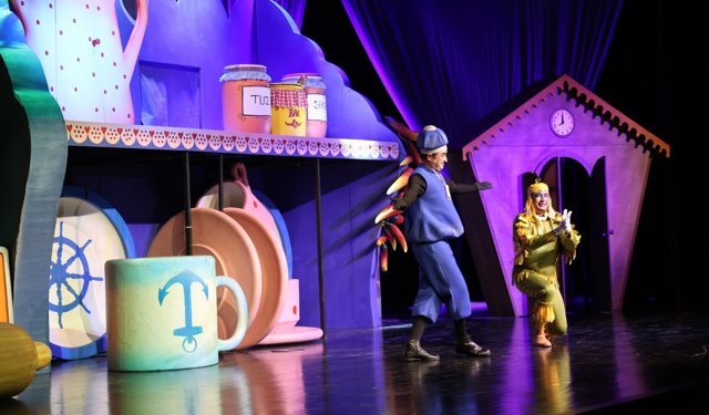 Toroslar’da Tatil Hediyesi Tiyatro: "Perde Çocuklar İçin Açıldı"