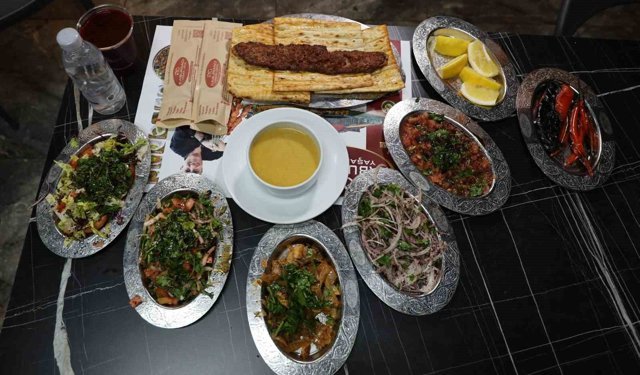 Adanalı kebapçılar Ramazan'a hazır: İftar sofralarında lezzet şöleni yaşanacak
