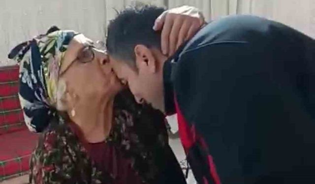 'Benim size borcum ne' sorusuna 'sen bize dua et yeter' yanıtını alınca itfaiyeciyi alnından öptü