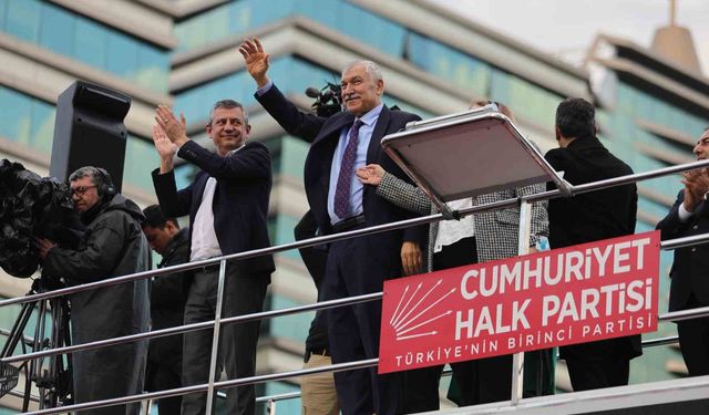 CHP Genel Başkanı Özel: 'Tutuksuz ve adil bir yargılama bekliyoruz'