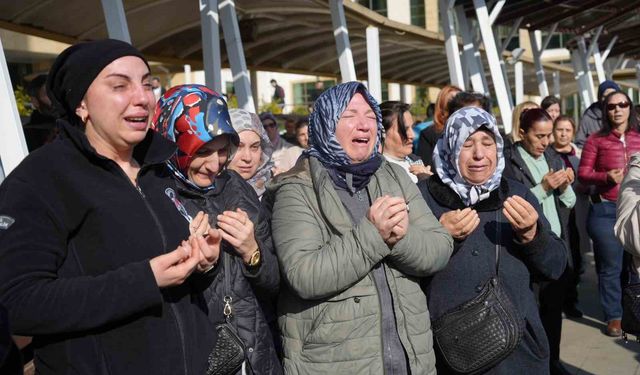 Görev yaptığı adliyede ölü bulunan güvenlik görevlisi gözyaşlarıyla uğurlandı