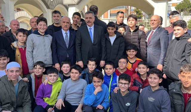 İçişleri Bakanı Çiftçi'ye Kahramanmaraşlıların ilgisi yoğun oldu