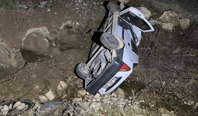 Isparta'da otomobil şarampole yuvarlandı: 5 yaralı