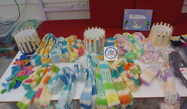 Minik yüreklerden depremzede çocuklara 'Gönül Atkısı'