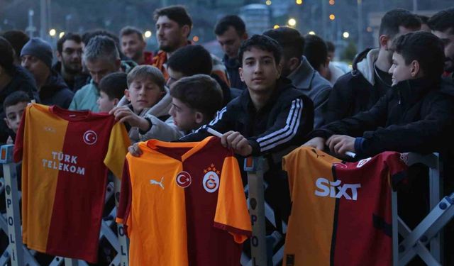 Galatasaray Rize’de Taraftar Coşkusuyla Karşılandı