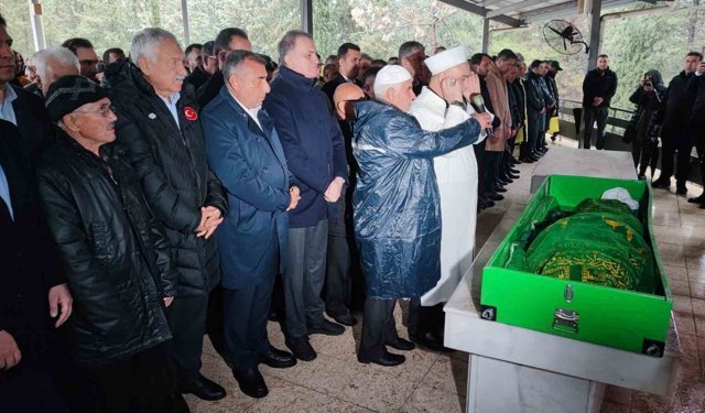 AK Parti Adana İl Başkanı Dağlı'nın annesinin cenazesi toprağa verildi