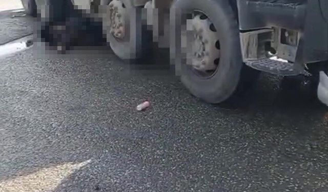 Beton mikserinin altında kalan motosikletli feci şekilde can verdi