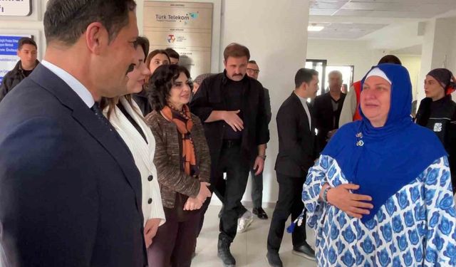 Deprem enkazından 4.günde kurtarılan kadın, 2 gün önce anahtarını teslim aldığı yeni yuvası için göz yaşları içerisinde devlete teşekkür etti