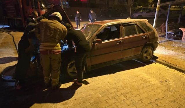 İskenderun'da otomobiL yangını