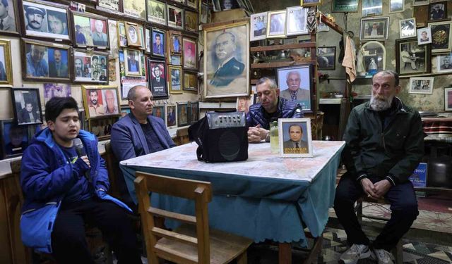 Ölüler Kıraathanesi'nde nostaljik bayramlaşma