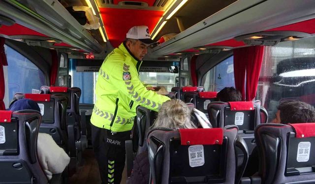 Ramazan Bayramı öncesi otobüs terminalinde trafik denetimi