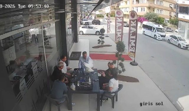 Tarsus'ta Gökten Tavuk Düştü: Çay Keyfi Panikle Bitti!
