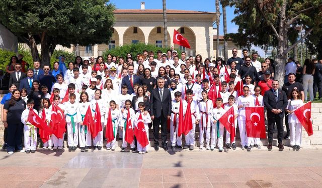Vali Toros: "Gençlerimiz Bu Ruhun En Güçlü Teminatıdır"