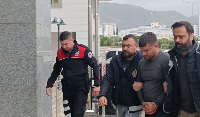Adana'da cinayet zanlısı adliyeye sevk edildi