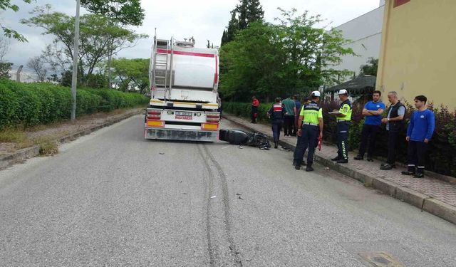 Antalya'da feci kaza: Tırın altında kalan 19 yaşındaki motosikletli genç hayatını kaybetti