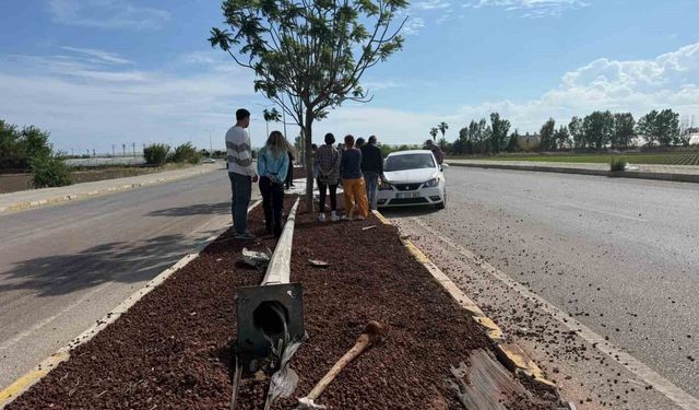 Antalya'da otomobil ile kamyonet çarpıştı: 7 yaralı