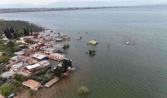 Baraj sınırları içerisindeki köyler aşırı yağışlarla sular içerisinde kaldı
