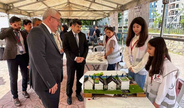 İskenderun'da TÜBİTAK bilim fuarı