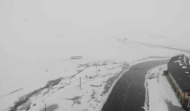Kahramanmaraş'ta mayısta kar sürprizi