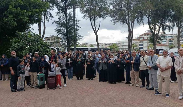 Manavgatlı hacı adayları kutsal topraklara uğurlandı