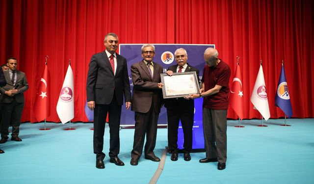 AYM Başkanı Özkaya ve Vali Toros, Öğrencilerle Buluştu
