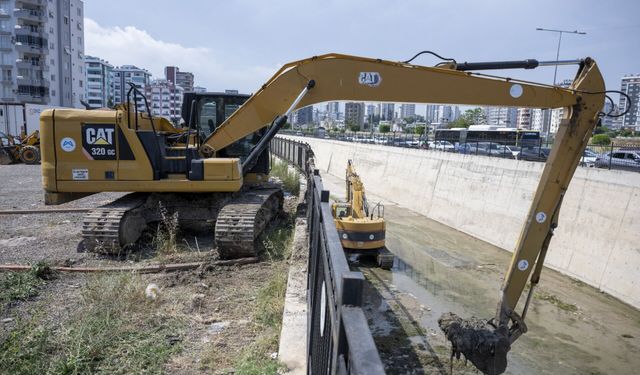 Mersin'de Büyükşehir'den 13 İlçede Sinek Seferberliği