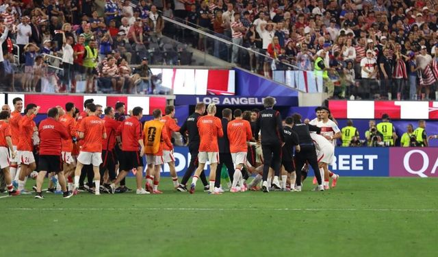 Milli Takım 90+8'de güldü: Kaan Ayhan'dan hayat veren gol!