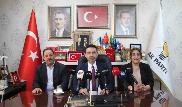 AK Parti Mersin'de sahaya indi hedef 160 bin üye