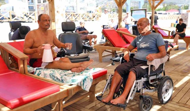 Alanya'da vatandaşların gözdesi halk plajları