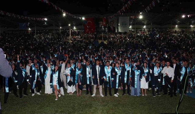 ALKÜ mezuniyet töreni coşkuyla yapıldı