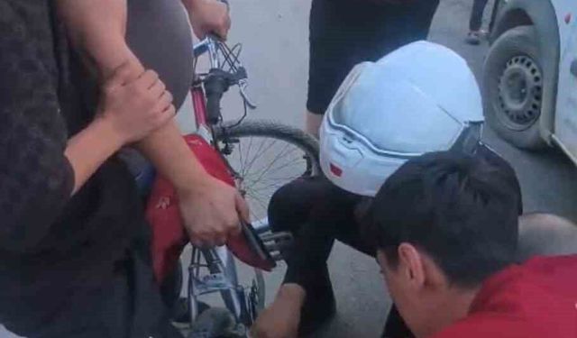 Ayağı bisiklete sıkışan çocuğun yardımına Yunus polisleri yetişti
