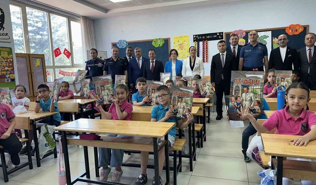Burdur'da 42 bin 82 öğrenci karne alarak yaz tatiline başladı