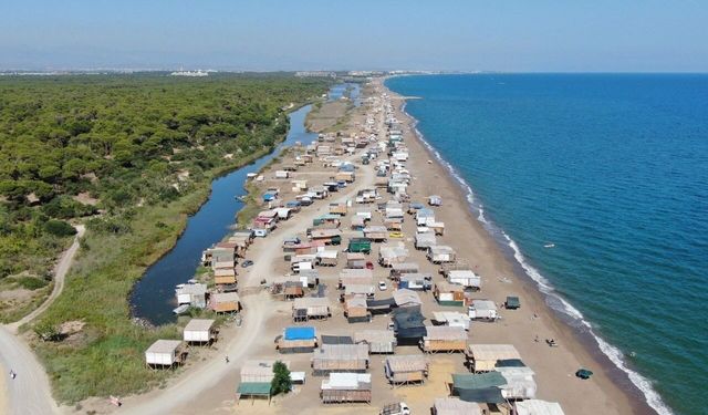 Denize sıfır 5 yıldızlı çardakların yerini halk plajları alıyor