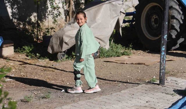 Depremin Küçük Kahramanı Zeynep Yeni Ailesiyle Umut Dolu