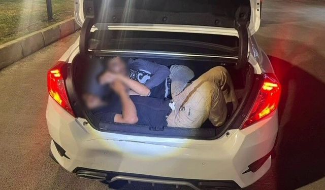 Hatay'da 15 kaçak göçmen yakalandı: 7 organizatör tutuklandı, 5 sürücüye 610 bin TL ceza