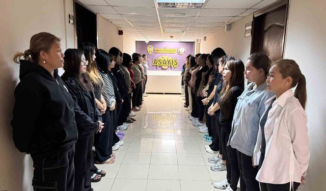 Masaj ve SPA salonlarında kaçak çalıştırılan 31 Taylandlı kadın yakalandı