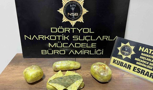 Motosiklete saklanan kubar esrarı polis buldu